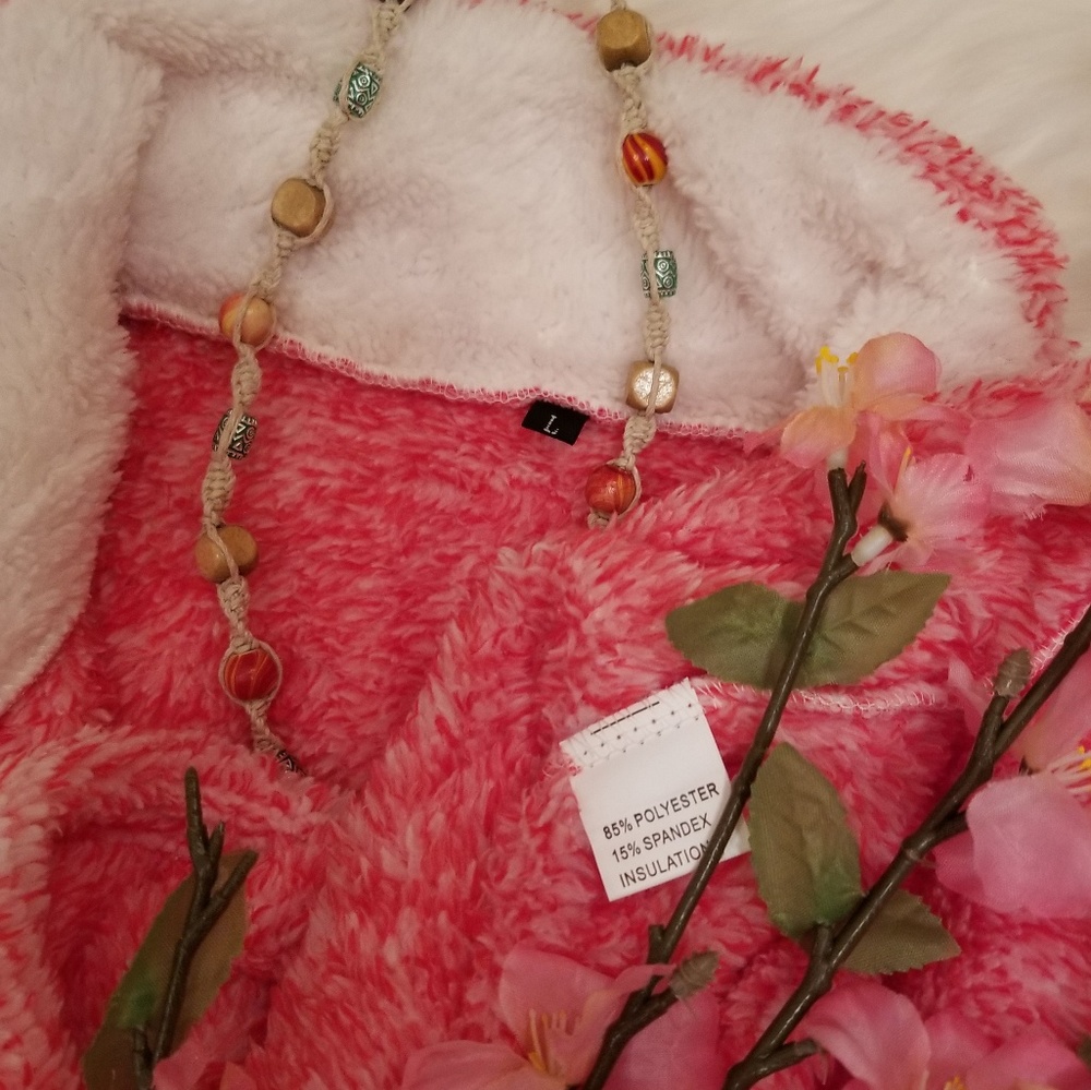 💖SALE! STRAWBERRY FROST LUSH FAUX SHERPA TOP L&XL - Picture 4 of 7